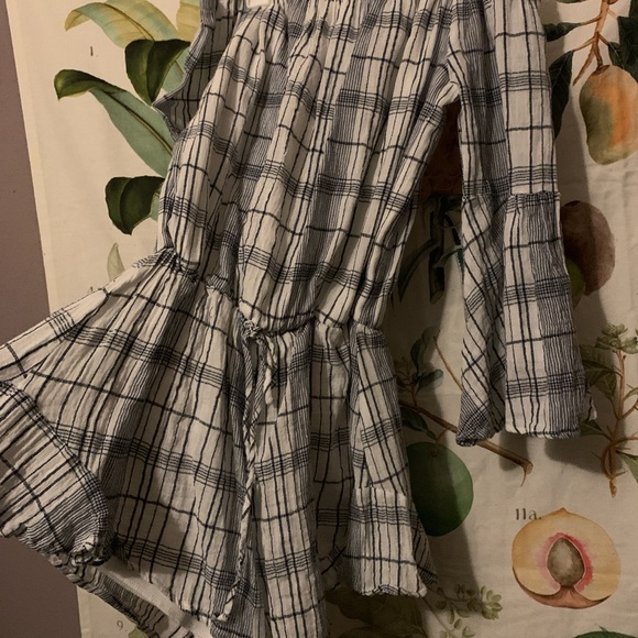 Sage cloth romper - Picture 2 of 3